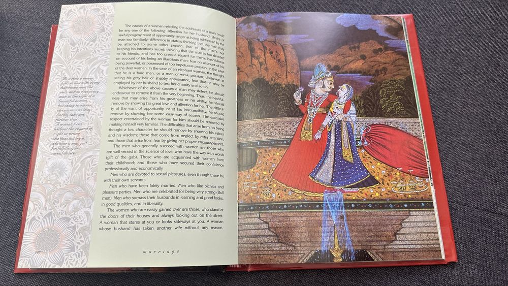 Книги за Египет, Кама Сутра, Ермитаж и Версай на английски и руски закупени от съответните държави