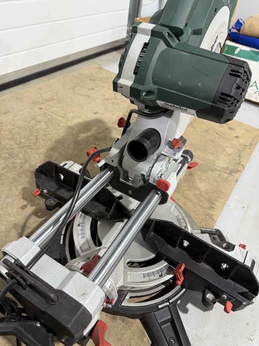 Fierastrau circular combinat de masa Metabo KGSV 72 Xact