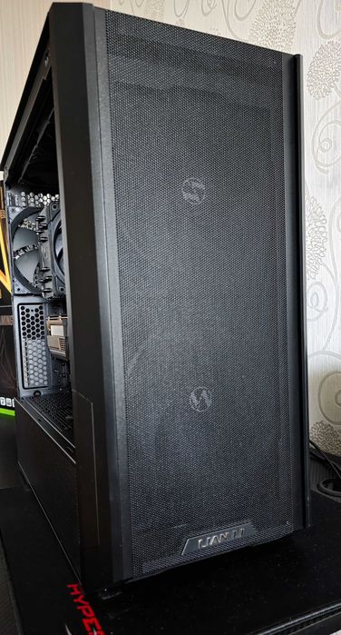 ТОП Lian Li Ryzen 7 7800X3D, RTX5070Ti, 32GB DDR5,  2ТВ NVME  с Гаранция