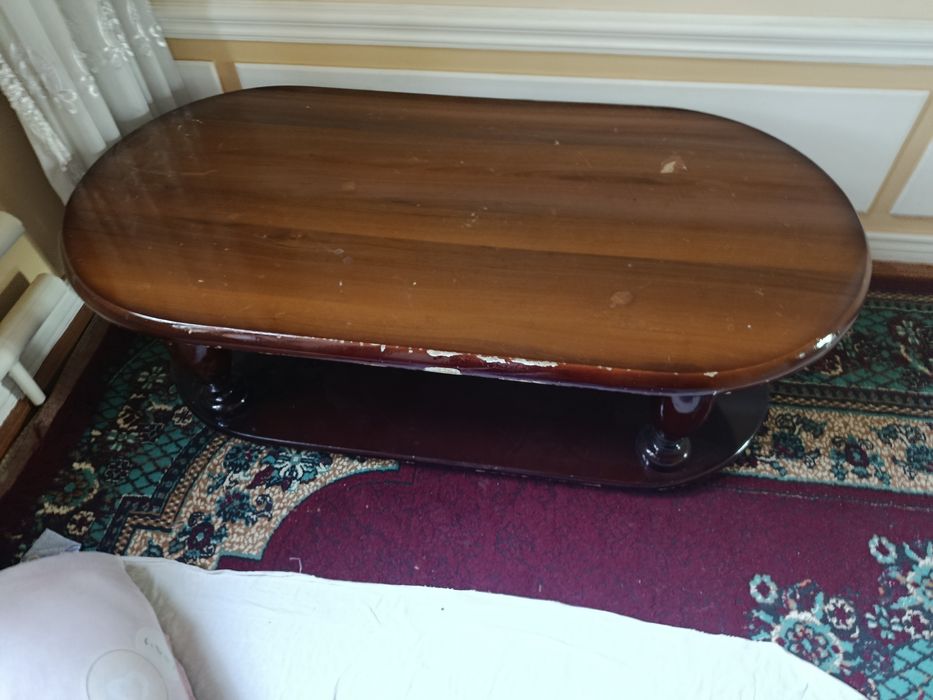 Mebel divan kreslo pismenni stol