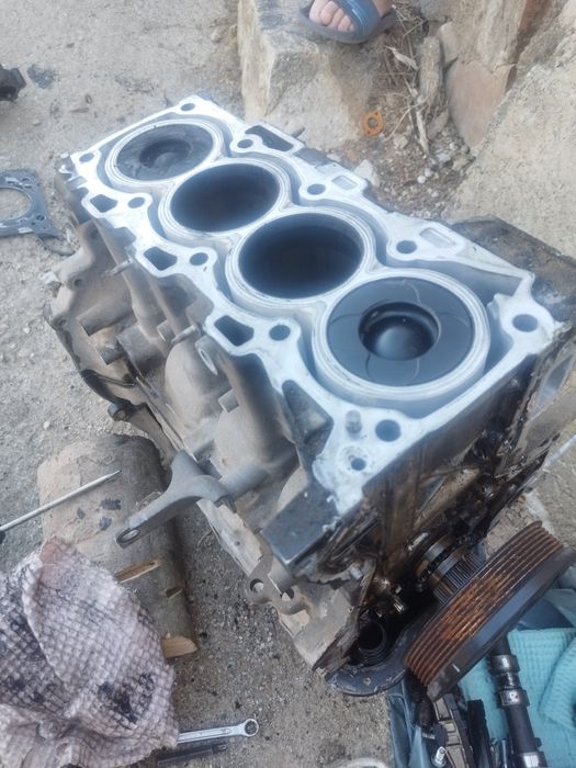 Toyota auris  2.0 126 коня  двигател на части