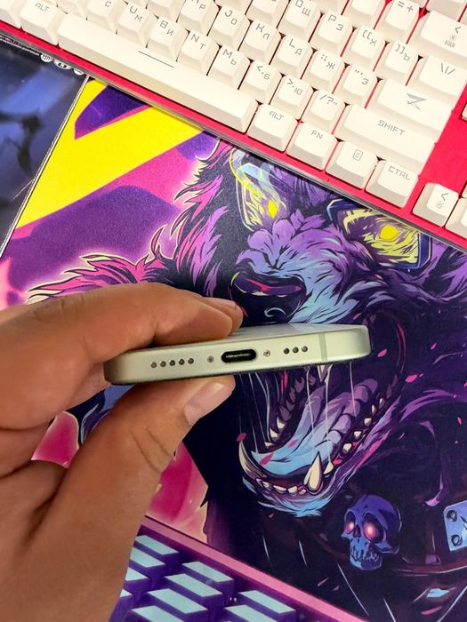 Продам IPhone 15