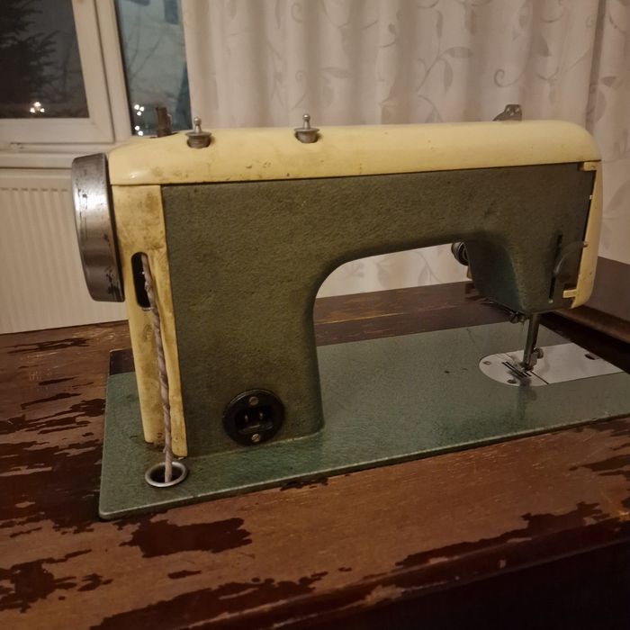 mașină de cusut ILEANA made in Romania