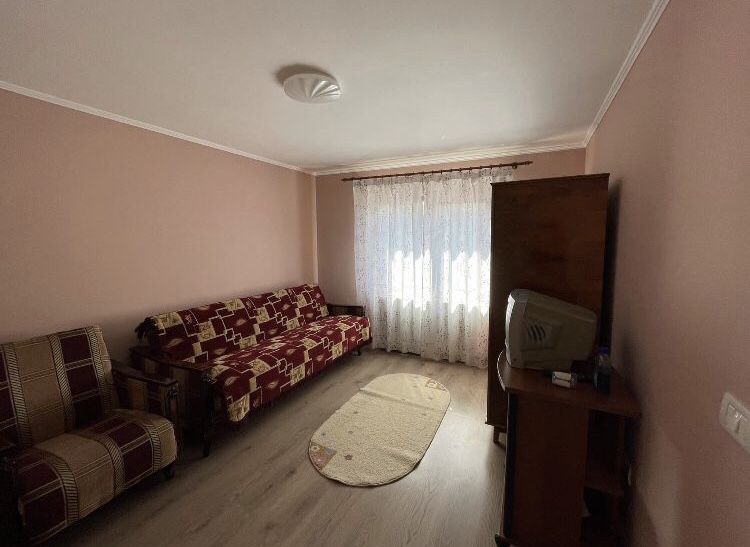 Închiriez casă în Focșani
