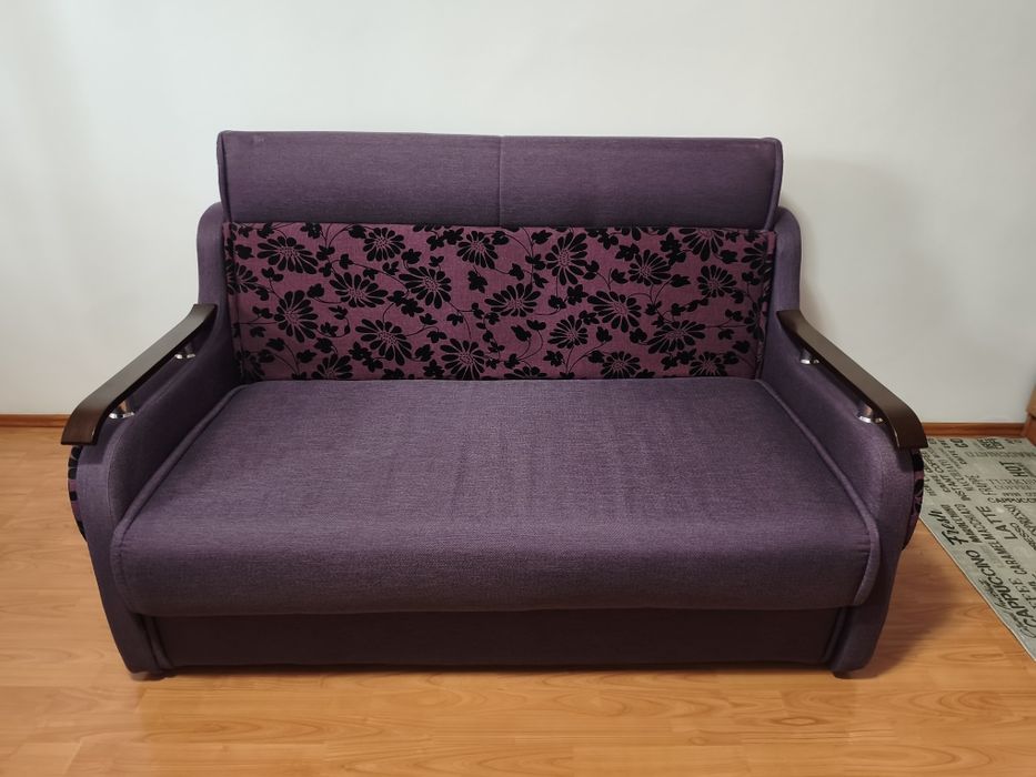 Canapea extensibilă cu saltea