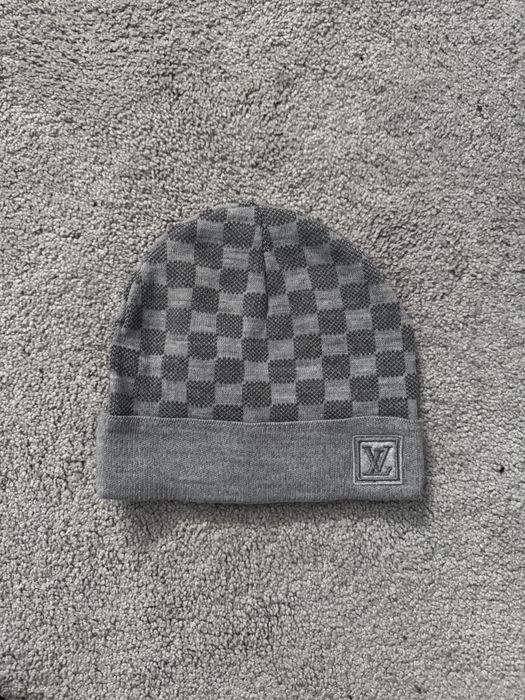 Vand caciula louis vuitton gri noua