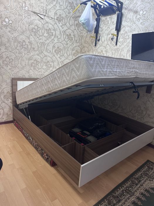 Спальный кровать