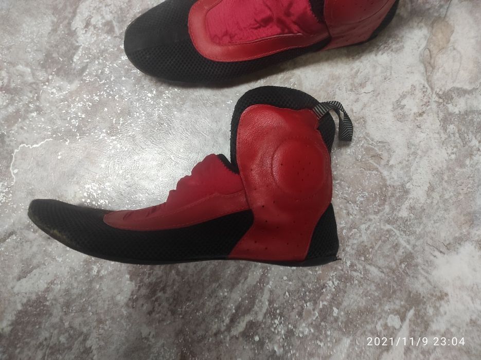 Борцовки,  можно чулок для мотоботинок..