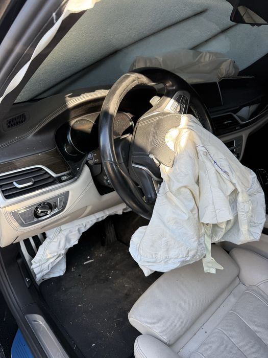 BMW 740Ld xDrive Long AVARIAT • M Package  • LASER • TVA •Service BMW