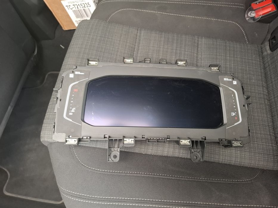 Дигитално табло за пасат 8.5