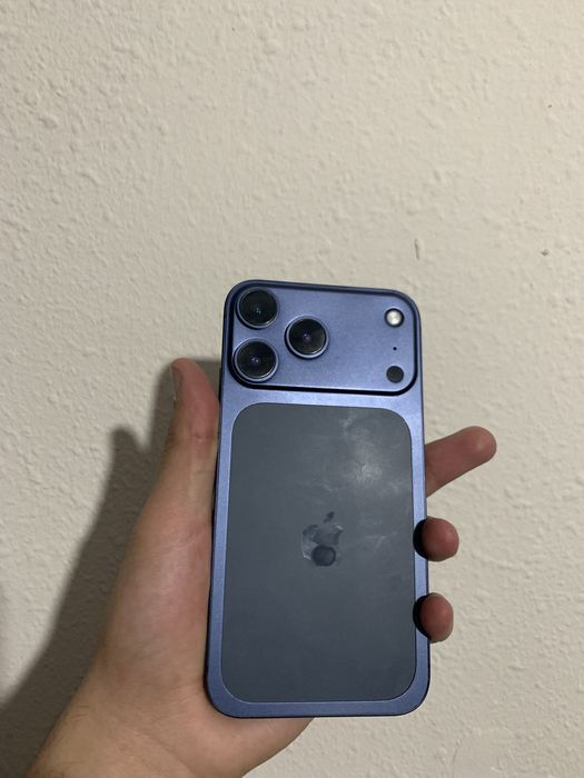 Iphone 11 17 pro korpus taqilgan rangi deep blue