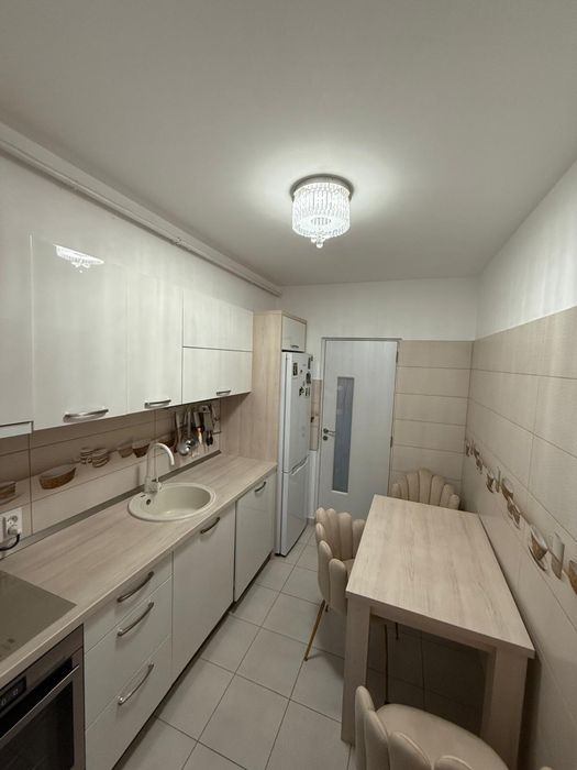 Vand apartament cu 2 camere