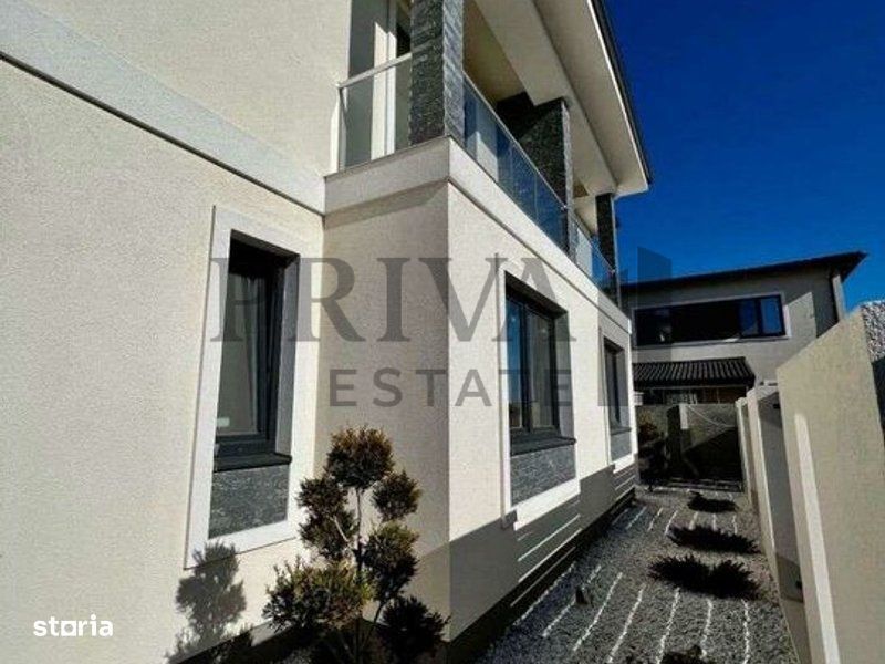 1/2 Duplex 124 mp utili + 330 curte. Dormitor parter,Bucatarie închisă