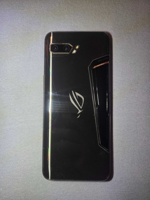 Vand Asus ROG Phone 2 cutie originala