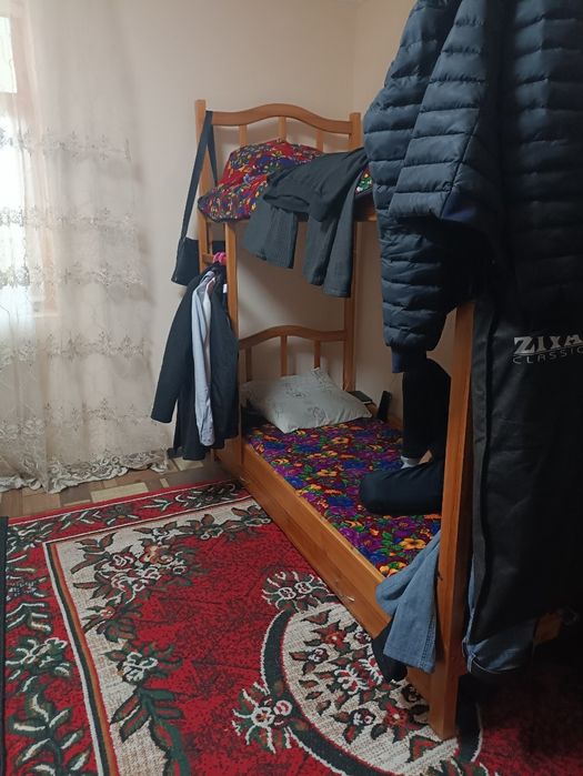 Student va ishlaydigan bollarga ijaraga uy bor