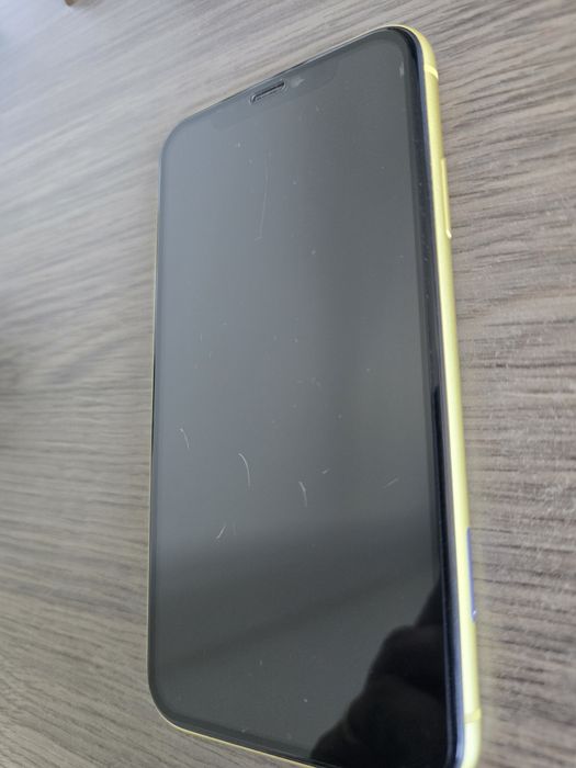Iphone 11 galben de 64gb