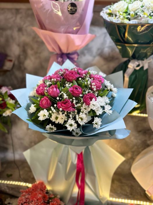 pion buket gullar dostavka pioniy roza