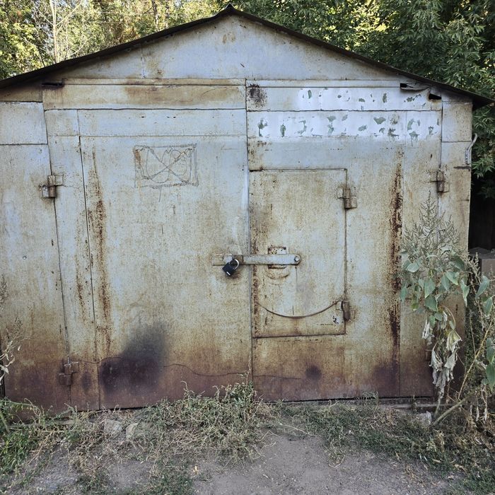 Продам железный гараж