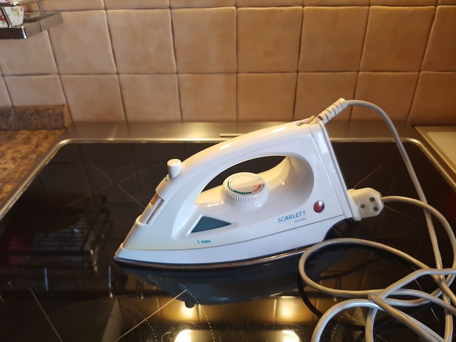 Продам утюг Скарлет