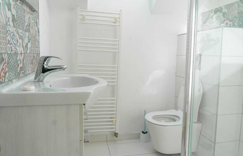 Inchiriez  camere (tip pensiune] in Cristian BV pe termen mediu -lung