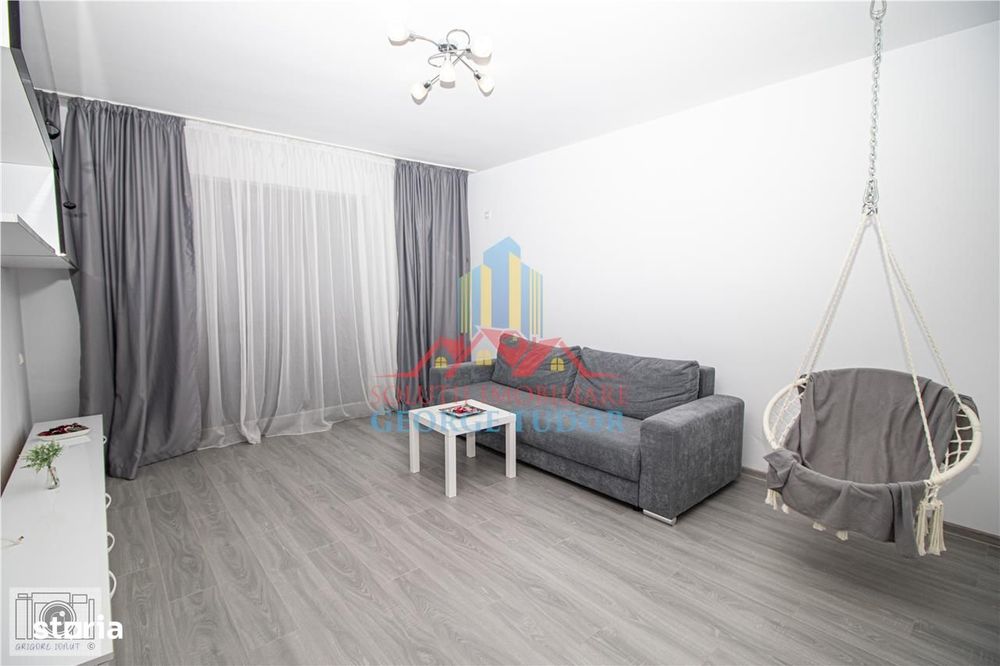 Apartament 2 camere total decomandat + parcare privata, Str. Acvilei 4