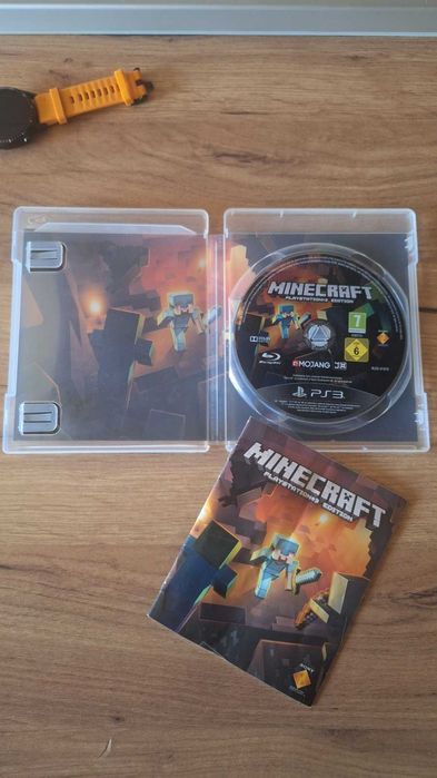 Sony Playstation 4 + 2 оригинални джойстика (ПРОМО цена 240лв)