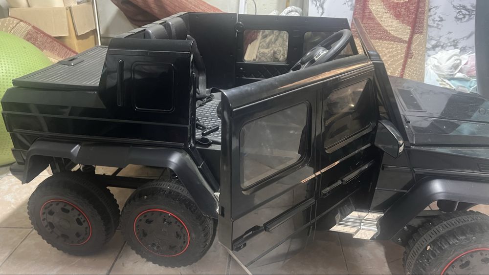 Электро машинка на акумуляторе