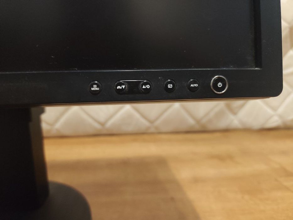 Монитор 24" Samsung SyncMaster 245B (1920x1200)