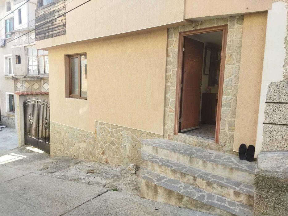 Продава се етаж от къща,Кв. Македонски, Стара Загора