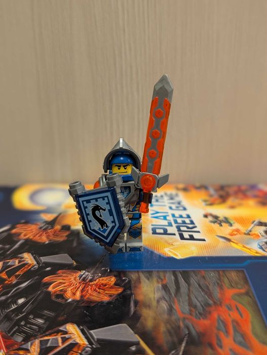 Lego Nexo knights & Chima минифигурки