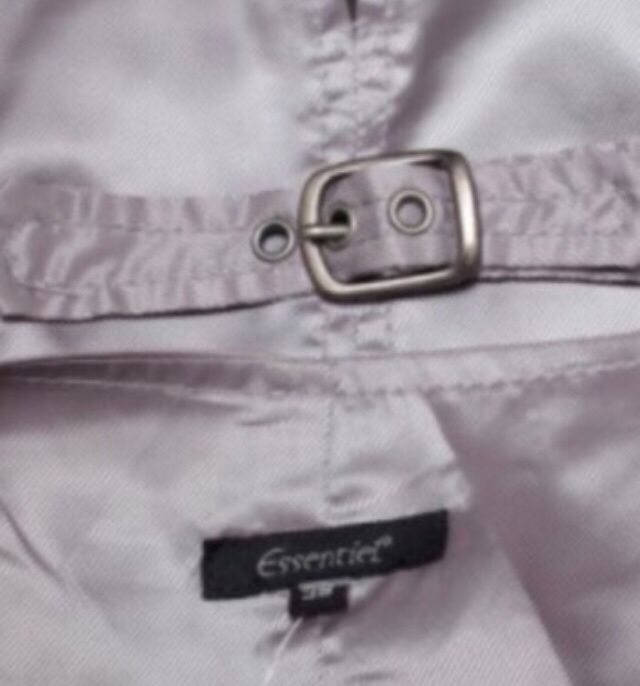 Vesta Essentiel pentru un look super smart chic