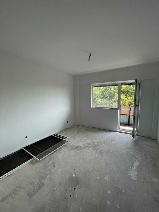 Apartament 4 camere, etaj 3, 2 băi, 2 balcoane