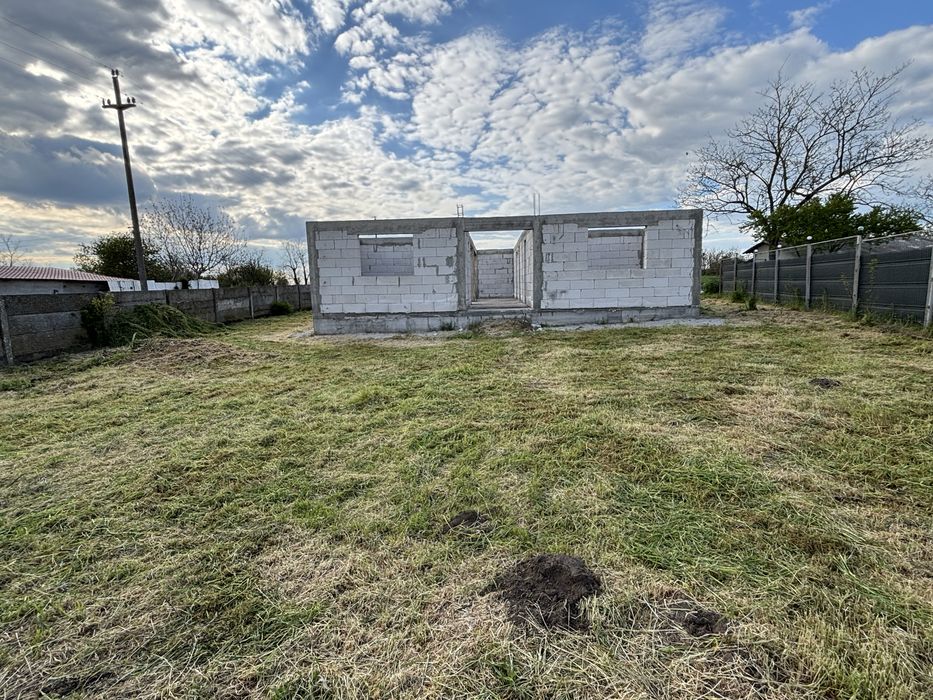 Vand casa constructie noua plus teren
