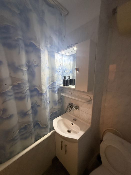 Vând apartament mobilat și utilat în suprafață de 38 MP   Etaj 4/4.