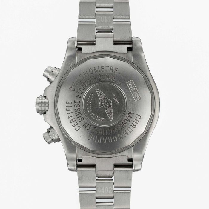 Breitling Chrono Avenger Titanium 44mm E1336009/B555