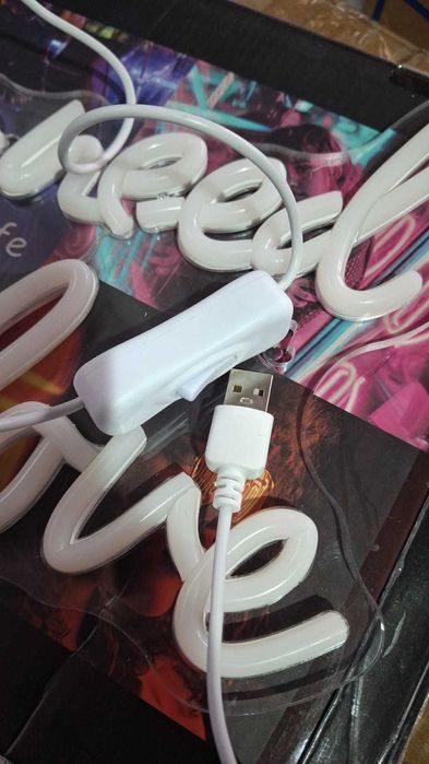 Lumina LED Neon, „All You Need is Love”, 43x22 cm, USB, alb cald