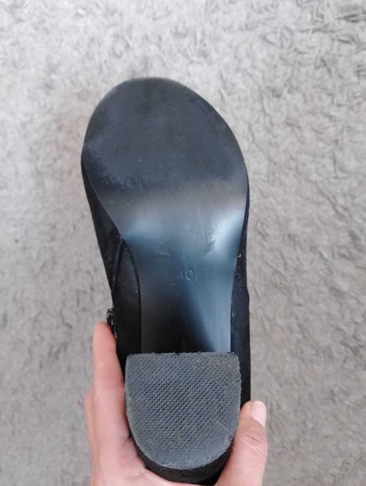 Дамски велурени боти