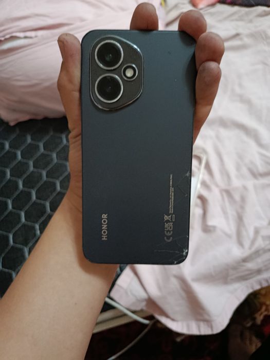 Honor 400 5g yaxshi holatda