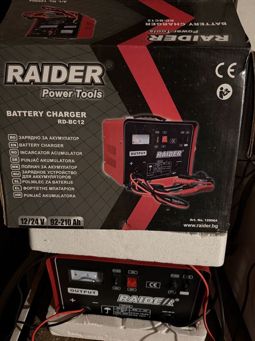 Зарядно за акумулатор RAIDER RD-BC12, 12/24V, 90-210Аh, 300W