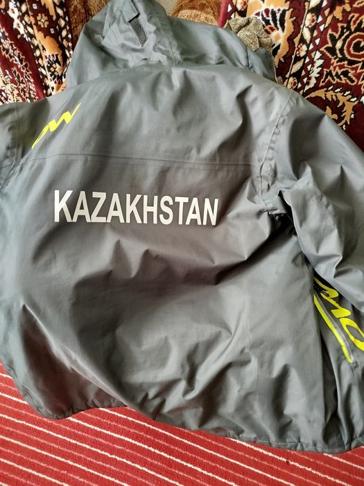 Куртка спортивная