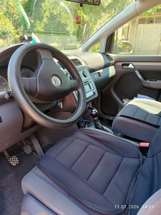 Продавам Vw Touran 1.9 TDI