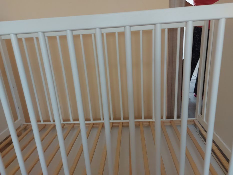 Бебешко легло от бор Baby needs с чекмедже