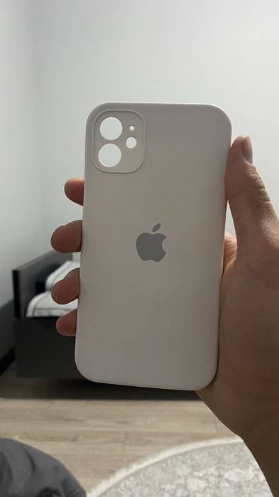 Продаю чехлы на айфон 11