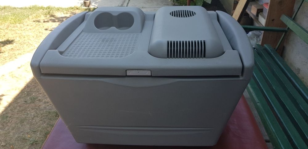 Lada frigorifica originala Sharan 7M