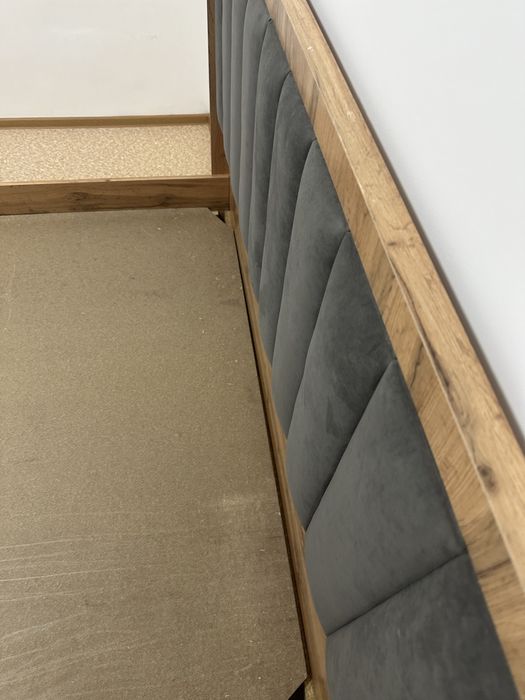 Кровать двуспальняя с матрасом