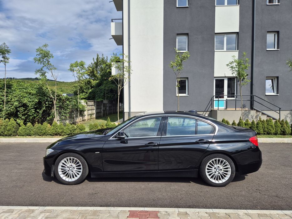 BMW Seria 3 / F30 / 320d / 184 cp / Luxury / trapa