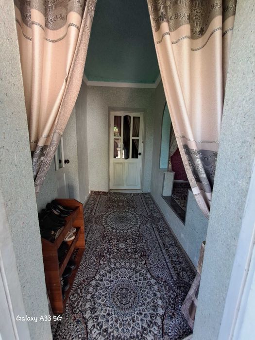 Srochna hovli sotiladi