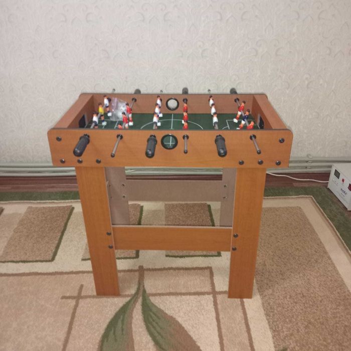 Продается практический  новая  увлекательная  настольная  игра-футбол;