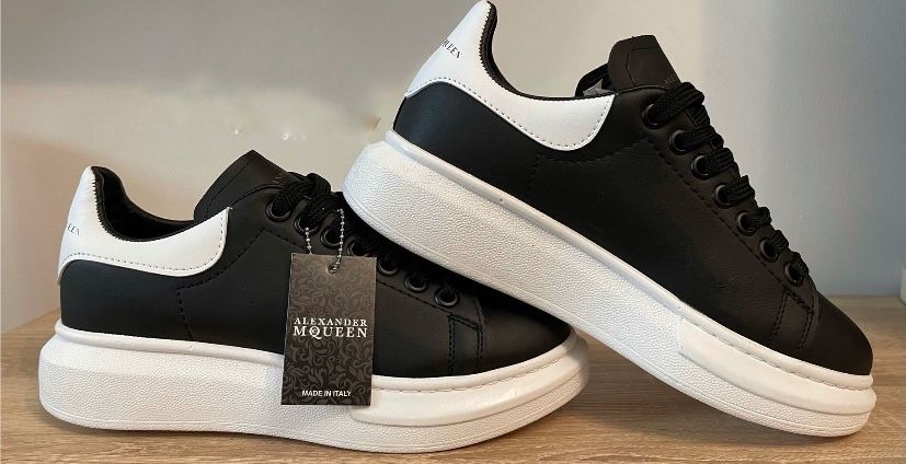 Vand Adidasi Alexander McQueen de barbati marimea 41 si 42