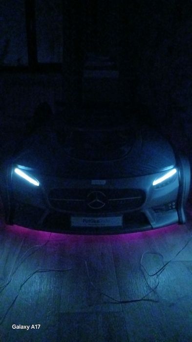 Продаю детский кровать- машина